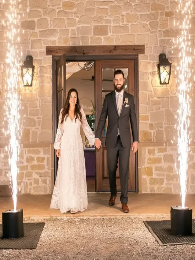Cold spark first dance moment
